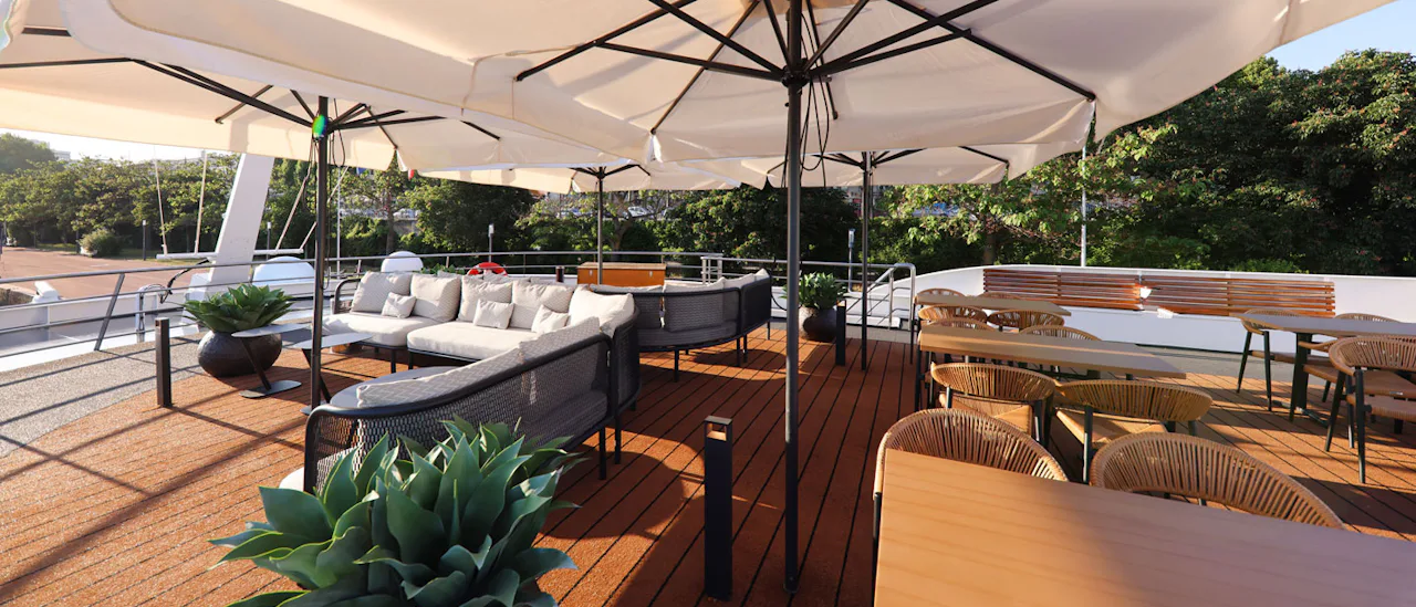 Soldäck ombord på VIVA Cruises fartyg VIVA Gloria.