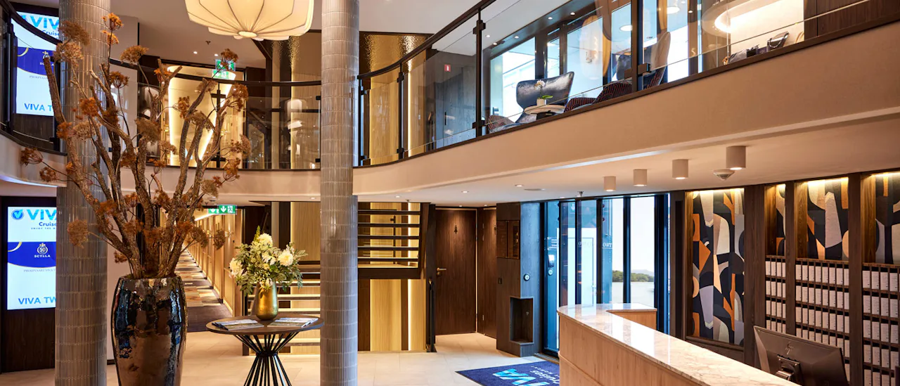 Lobbyn ombord på VIVA Cruises fartyg VIVA Two.