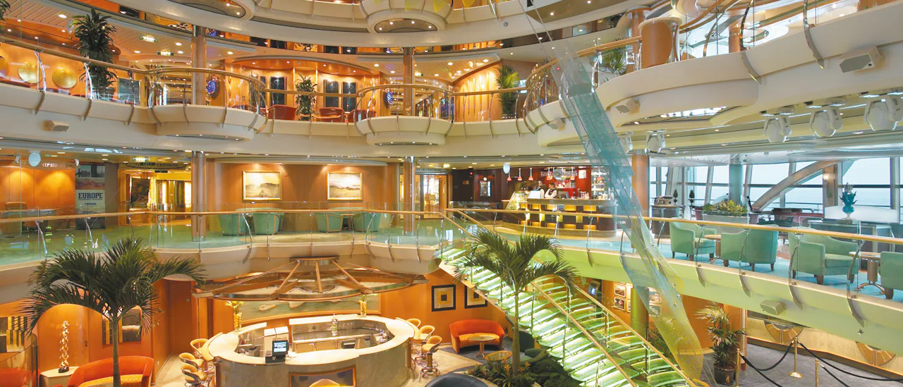 Atriet – Serenade of the Seas hjärta
