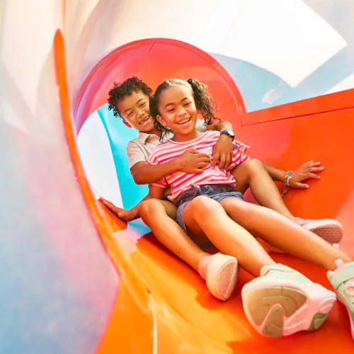 Glada barn ombord på Royal Caribbeans fartyg.